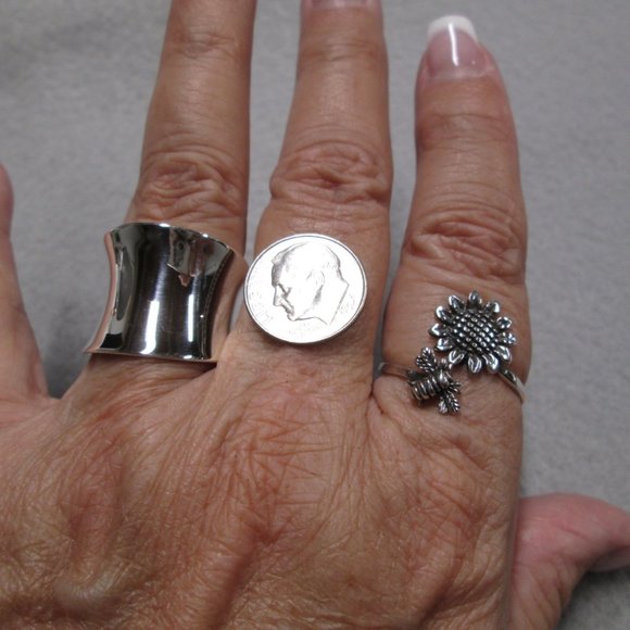 925 Sterling Silver BEE over SUNFLOWER Ring>Queen Bee,Bee's Knees,Sunflower ring - Picture 2 of 6